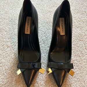 Burberry Black Pointed Leather Pumps with Gold Trim Bow